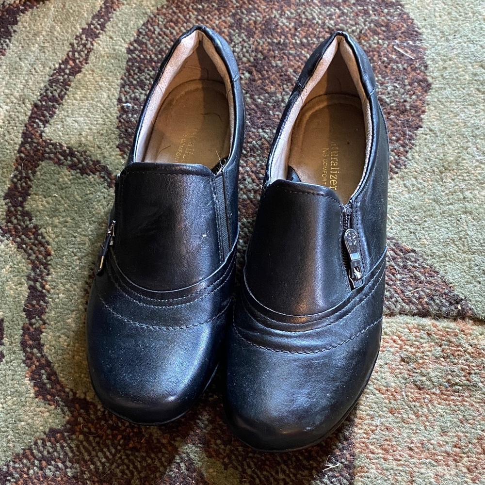 Naturalizer Black Leather Women's Loafers
